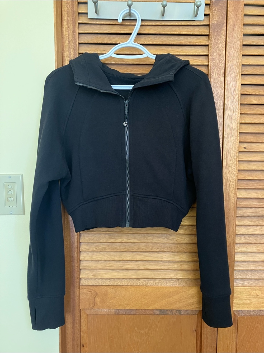 Lululemon Cropped Scuba Hooded Jacket